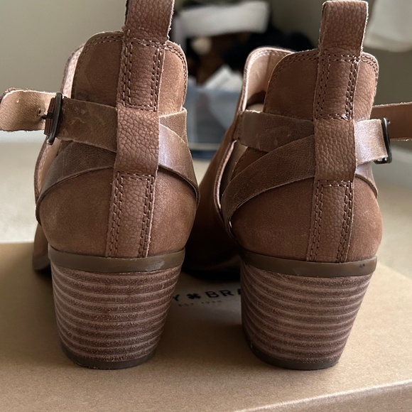 Open Wide Boot - Picture 8 of 10